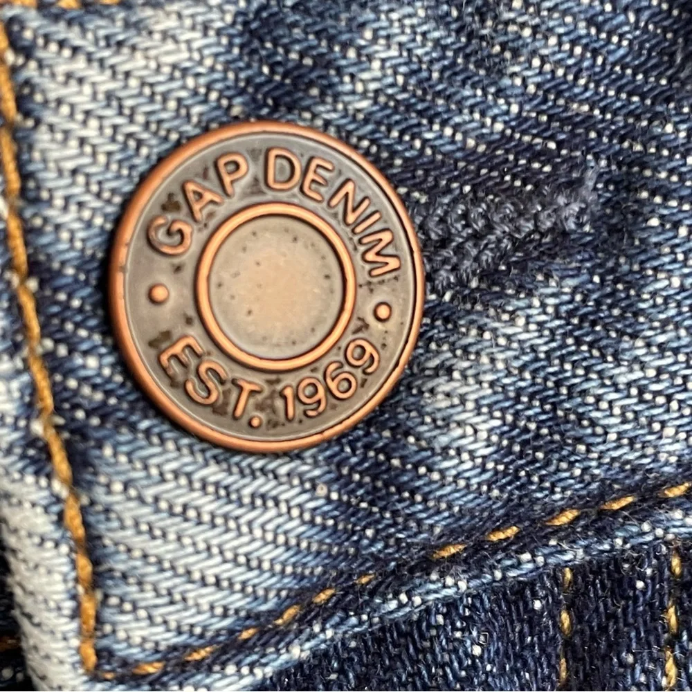 GAP Original Distressed Denim Jeans NWT‎